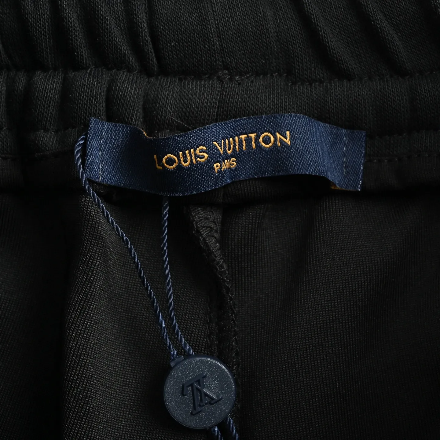 Louis Vuitton/Louis Vuitton floral embroidered web shorts